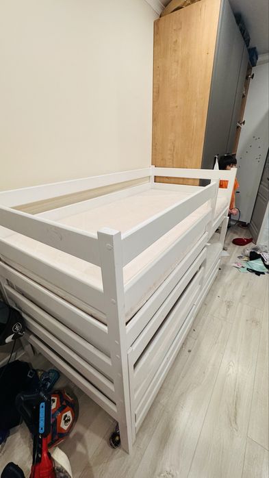 Продам 2х яросную детскию кровать