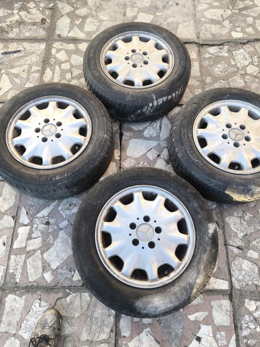 Гуми с дажнти свалени от мерцедес Е клас