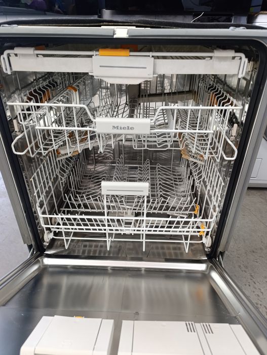Съдомиялна за вграждане Miele A++ XXL