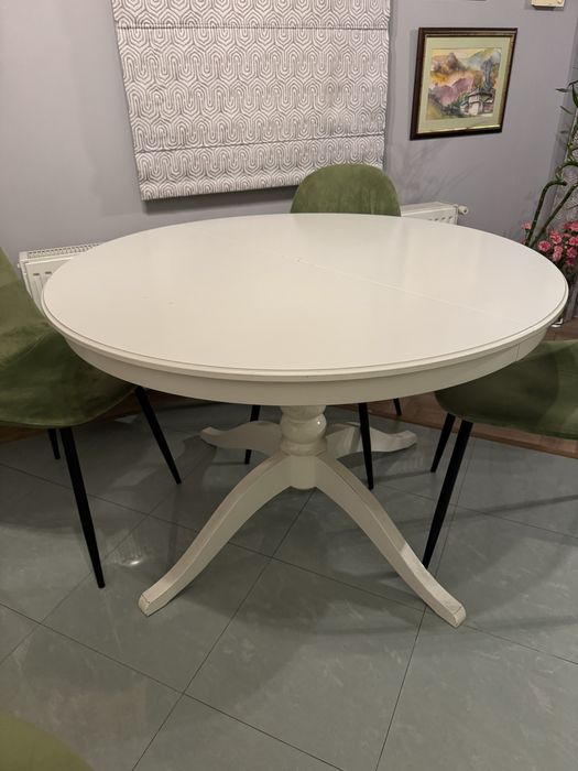 Диван и столове от промазана материя и кухненска маса