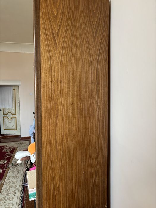 Стенка мебельная шкаф с витриной