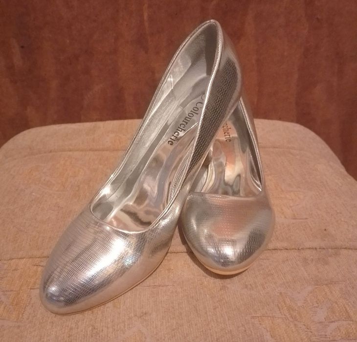 Парти  ,бляскави обувки