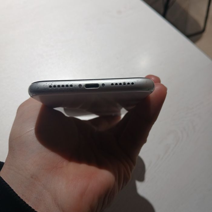 Iphone xr ideal holatda