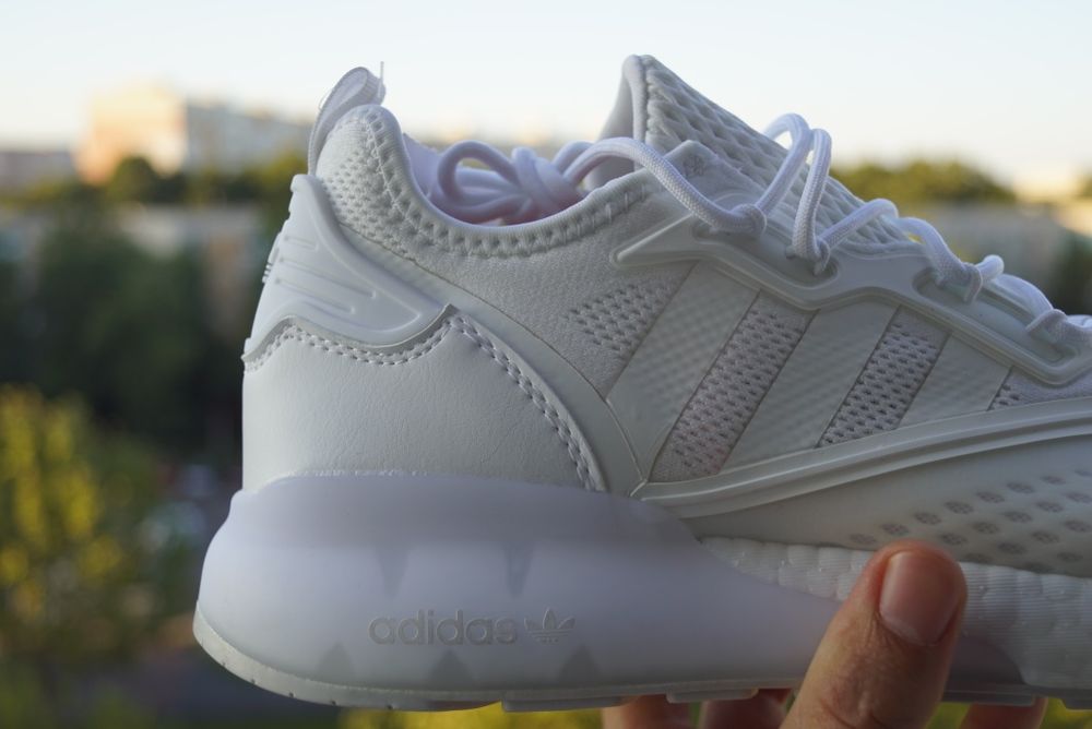 Adidas ZX 2k boost 44 ultraboost alb Bucuresti Sectorul 2 • OLX.ro