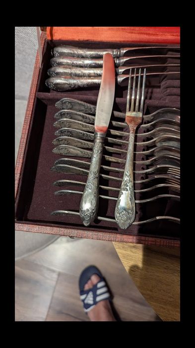 Посребрени прибори за хранене