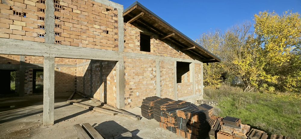 Продава се Къща в с. Първомайци, Област Велико Търново - 330 кв.м за 588 €/кв.м - Снимка #1