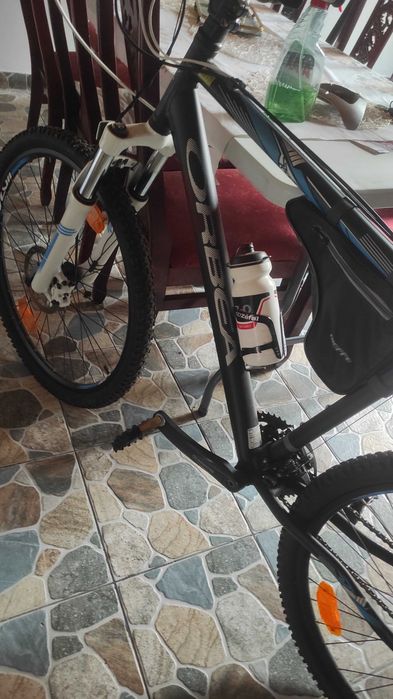Bicicleta folosita foarte puțin