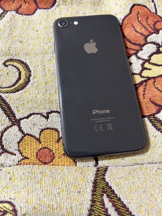 Продам Iphone 8 64gb