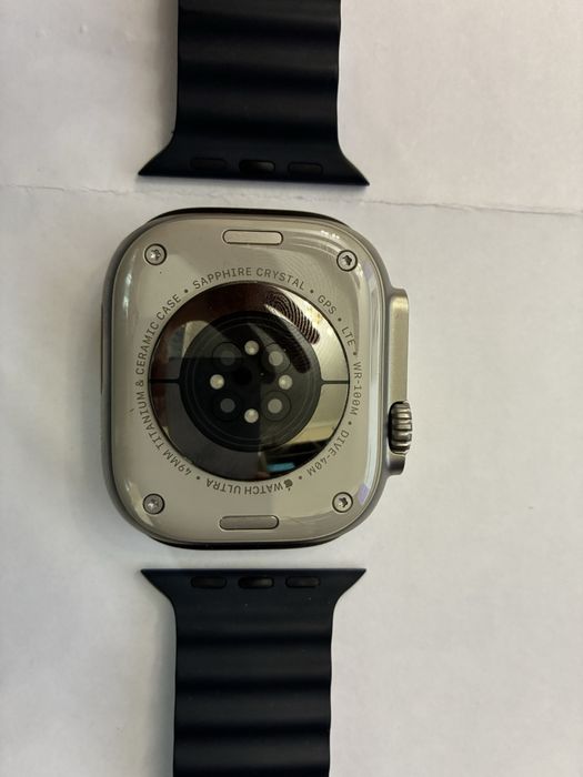 apple watch ultra (titanium & ceramic case) 49mm