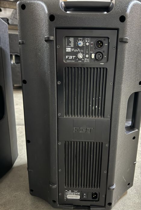 Vând boxe FBT Promaxx12A