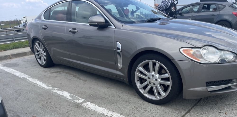 Dezmembrez jaguar XF 306dt (motorul e vandut)