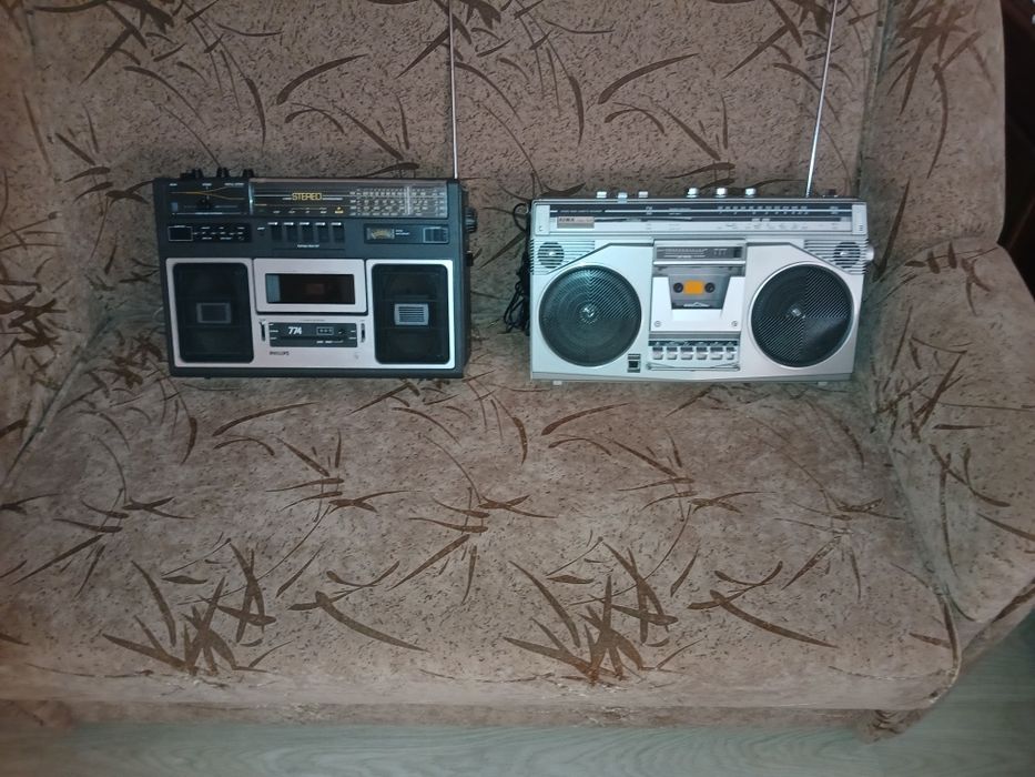 Casetofon Aiwa sau Philips de vanzare