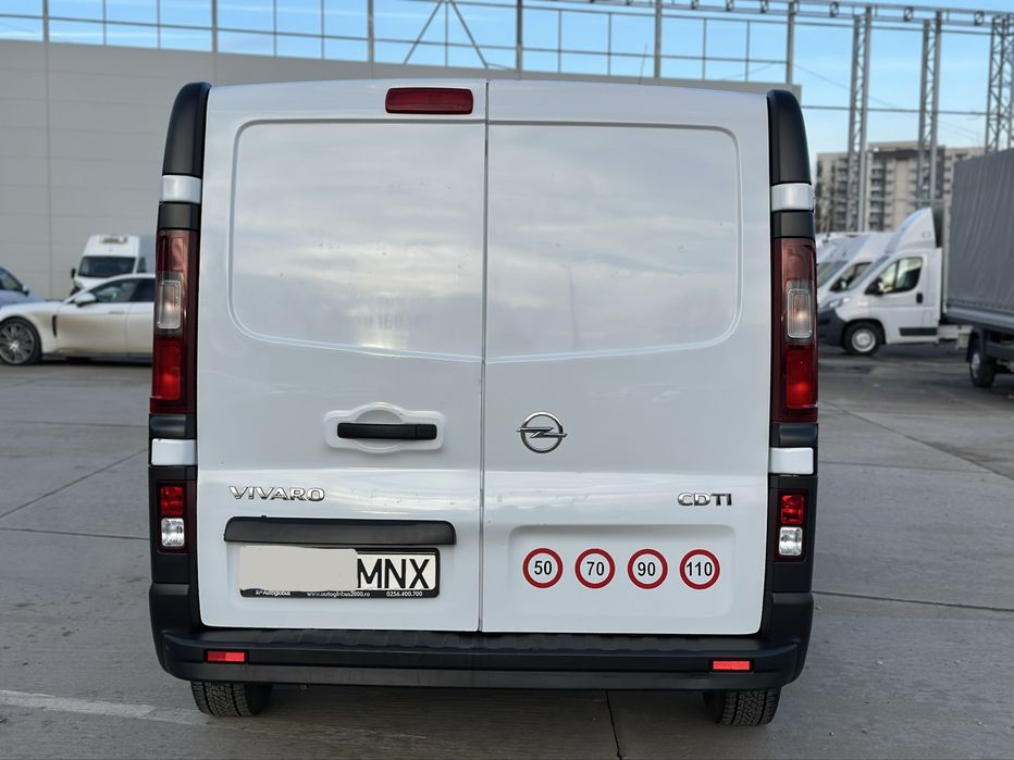 Opel vivaro 2017/tva deductibil/km:reali /unic proprietar