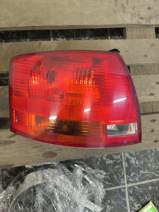 Задни външни/вэтрешни стопове за Ауди А4 Б7 (комби/седан)