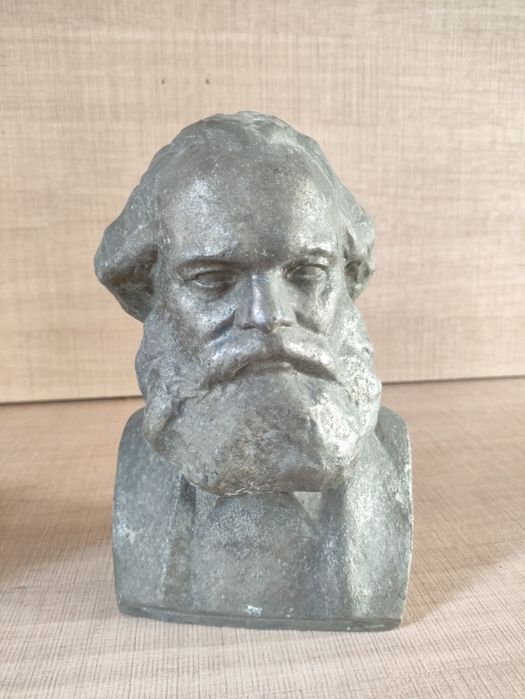 Продам бюст К Маркса