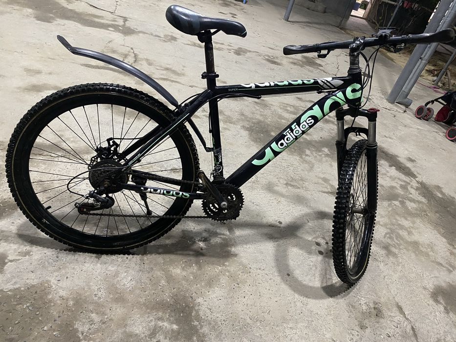 Velosiped adidas 26 pedal bn oldi kamera qoyish kere faqat
