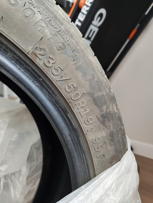 Летние резины 235/50  R19 99V