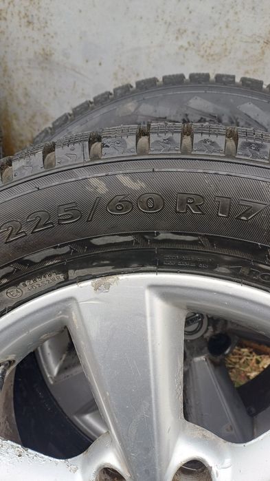 Продам резину 225/60 R17