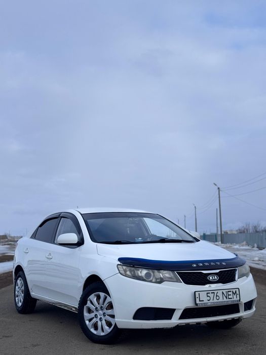 КИА серато 2011 хорошом состояний