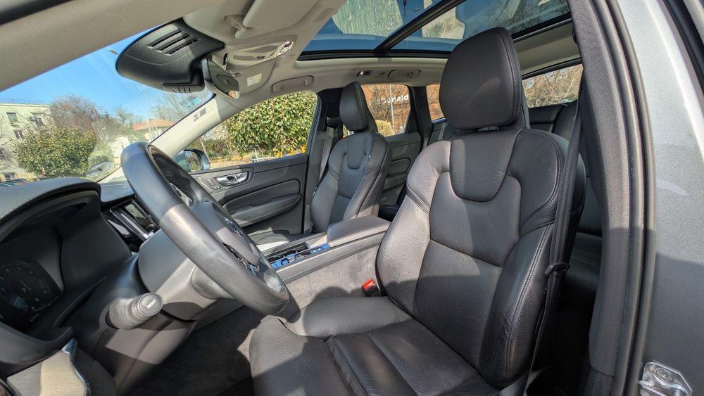 Volvo XC60 B5 Inscription MHEV 2021 – 41.000 km – configurație premium