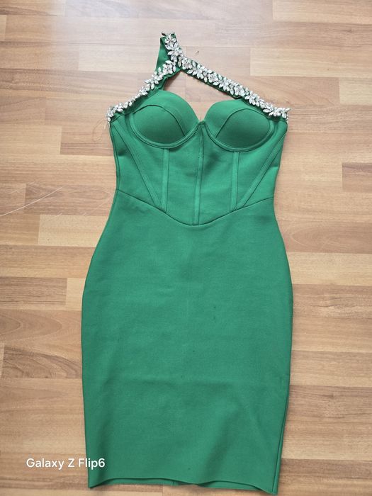 Бандажна зелена рокля