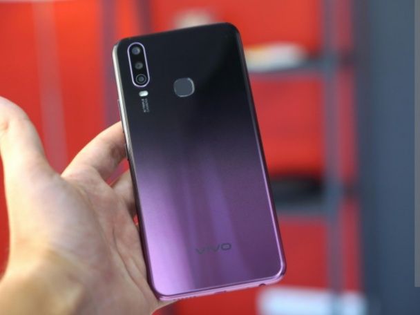 Продам смартфон Vivo Y17 4/64Gb
