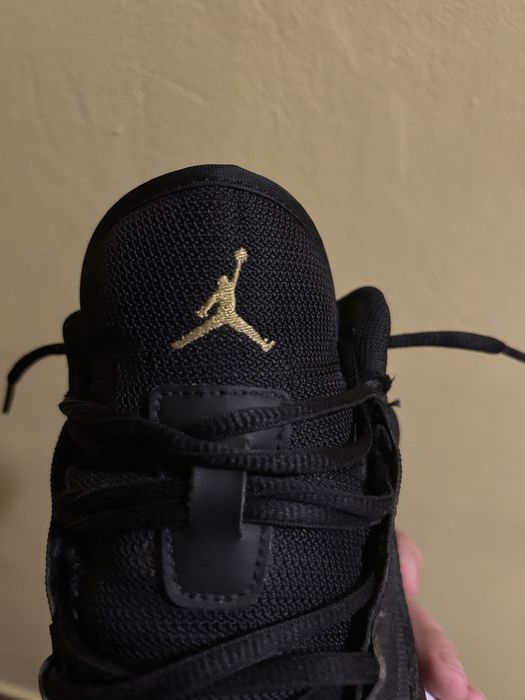 Adidași Jordan negri