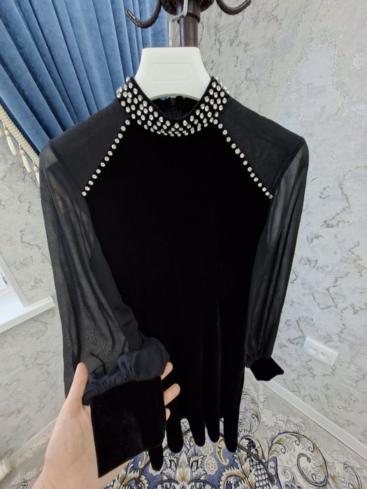 Ko'ylak sotiladi vilur matosi Razmeri 42