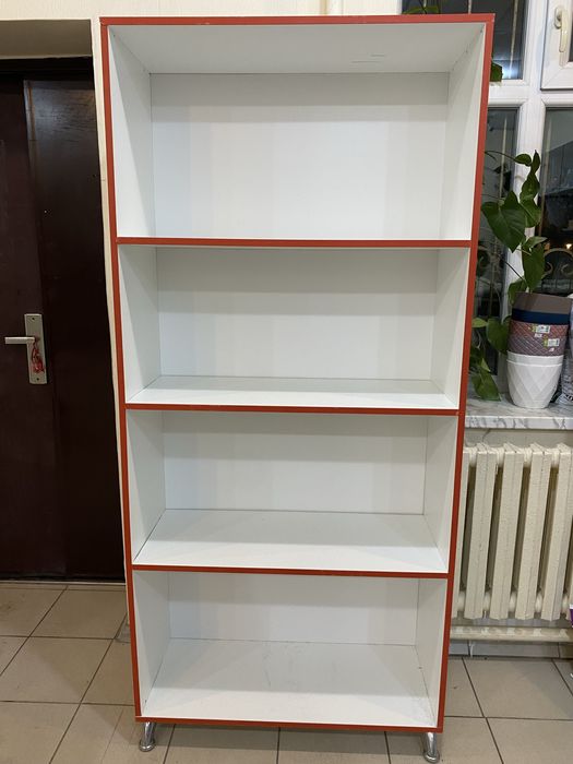 Полки витрины для магазина склада