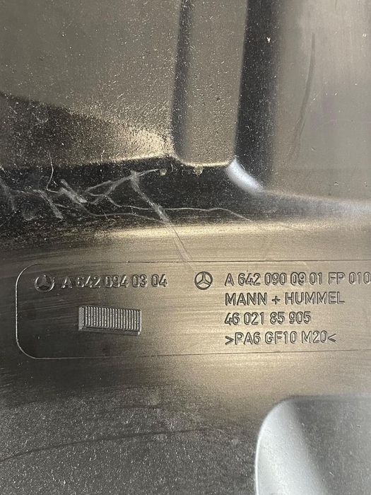Carcasa Filtru De Aer Stanga Mercedes-Benz M-Class Ii W164 2005 - 2012 3.0 Ml 280 Cdi 4-Matic Om 642.940 A6420900901