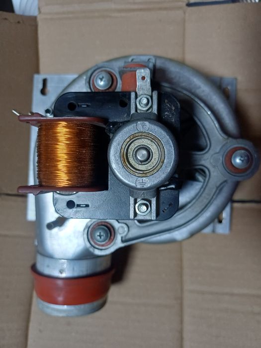 Suflanta soba ulei ars, centrala etc
Este in stare foarte buna
Este la