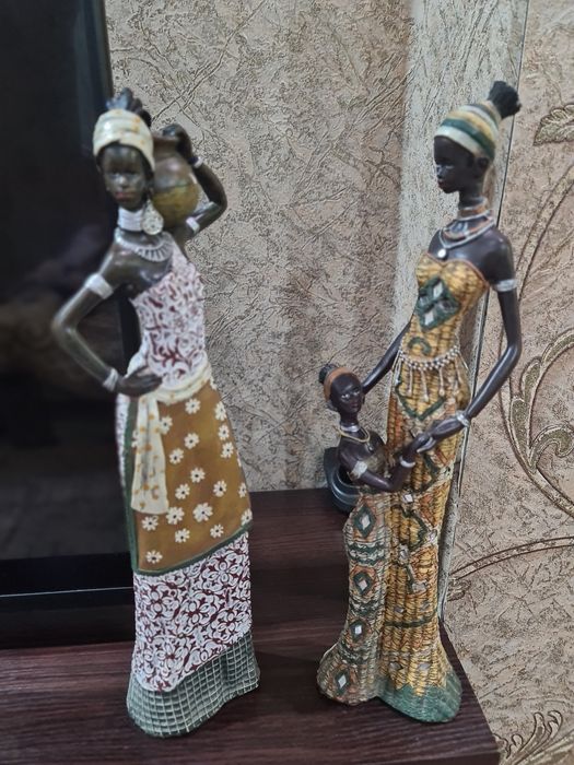 Статуэтки Африканки