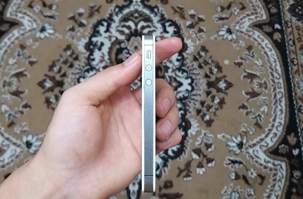 iPhone 4s 16гб в белом цвете