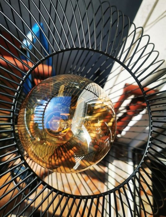 Vând lampadar lustra candelabru otel model deosebit+bulb mare