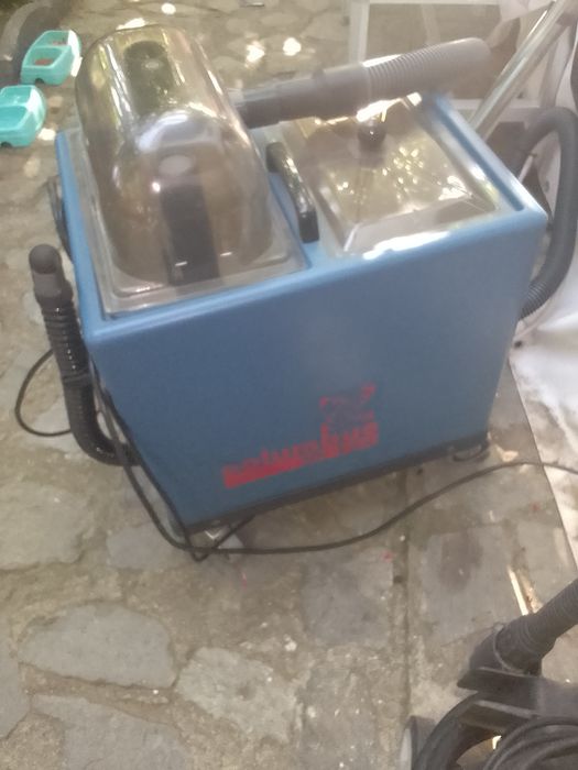 Vând aspirator cu injecție,abur