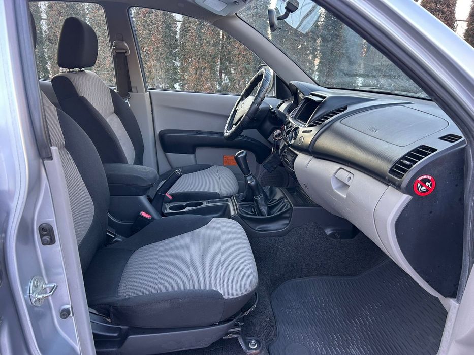 Vând Mitsubishi L200