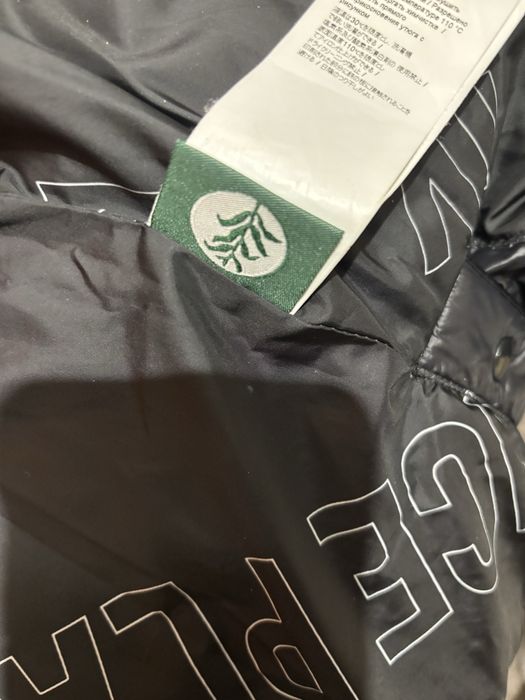 Geaca Ice Play autentica  stare foarte buna ,călduroasa ,cu glugă