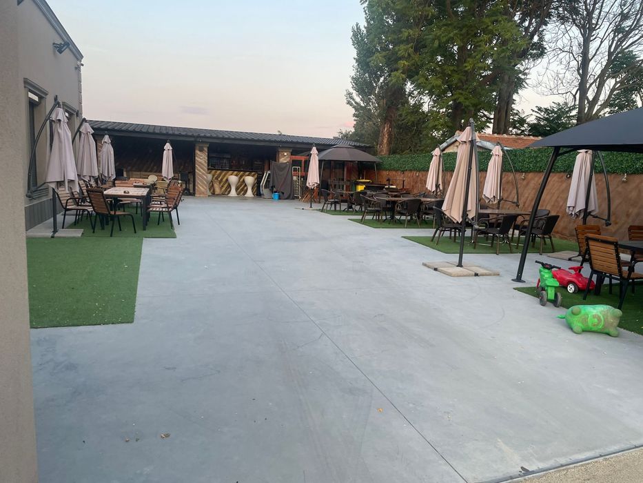 Vand cladire  sau inchiriez spatiii