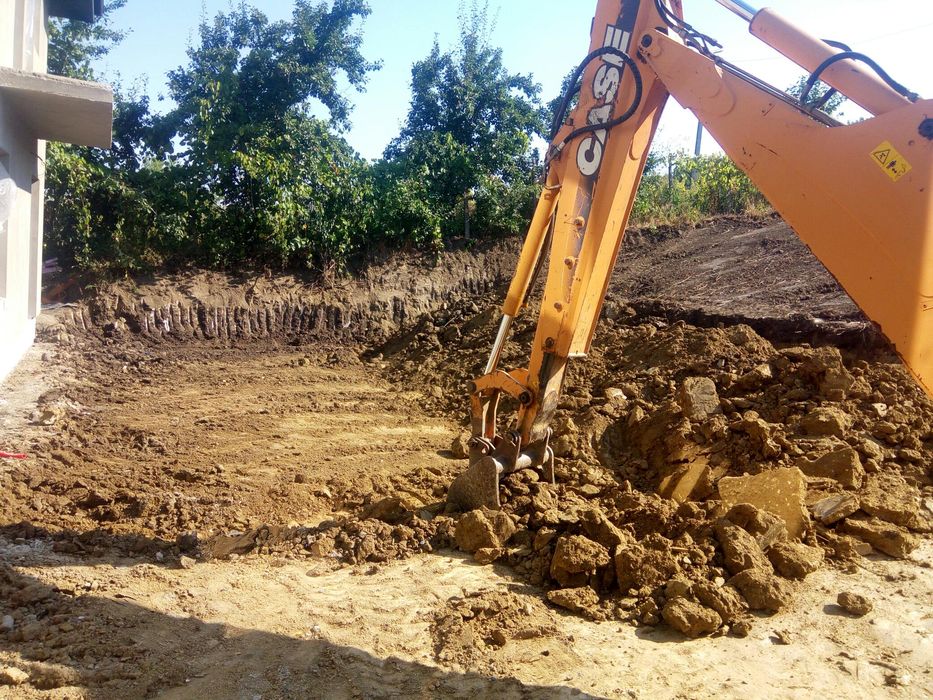 Inchiriez buldoexcavator