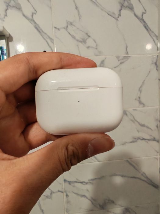 AirPods наушники