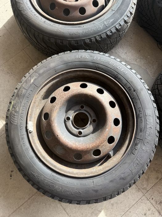 175 65R14 4 Джанти със зимни гуми r14