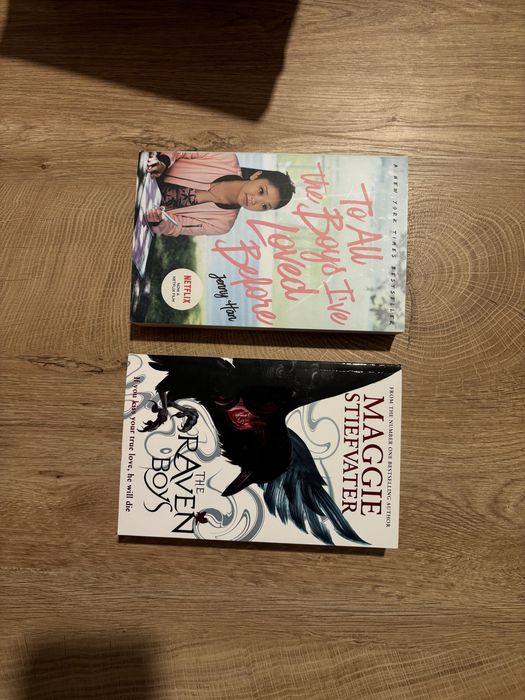Книги на английски и български език в различни жанрове