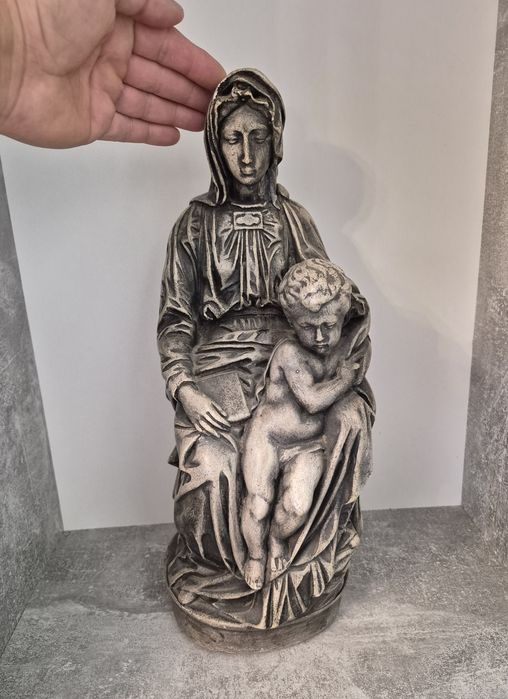 Statuetă Michelangelo Buonarrati Madonna Fecioara Maria cu Pruncul Iisus Sedes Sapientiae din rășină, anii 1950.