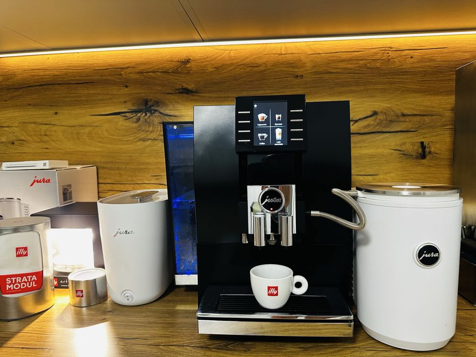 Aparat cafea espressor Jura Z6 - facelift + frigider lapte Jura