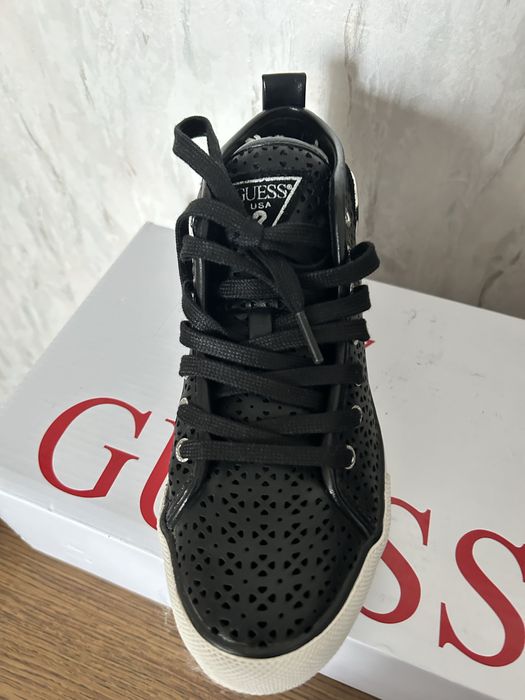 Дамски кецове Guess