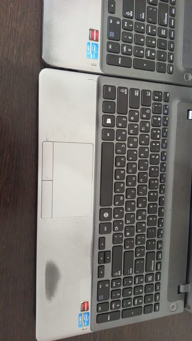 Екі Samsung ноутбук і7