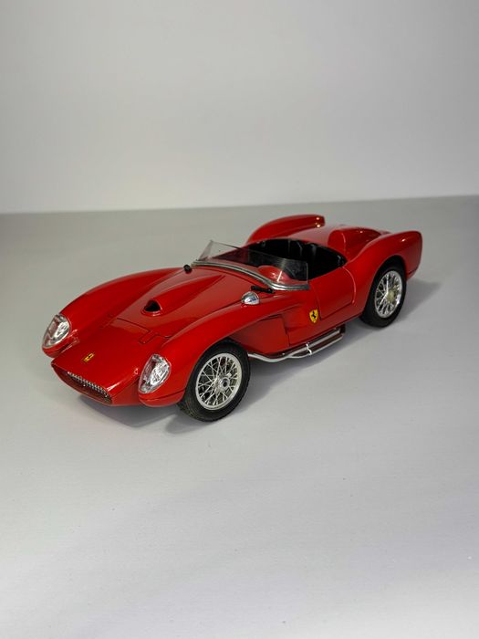 Machetă 1:18 Ferrari 250 Testa Rossa (1957) (Producător Bburago)