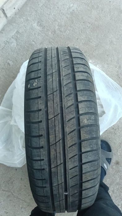 Продам камплект резины на раз 15. В использоваеий были месяц звоните .