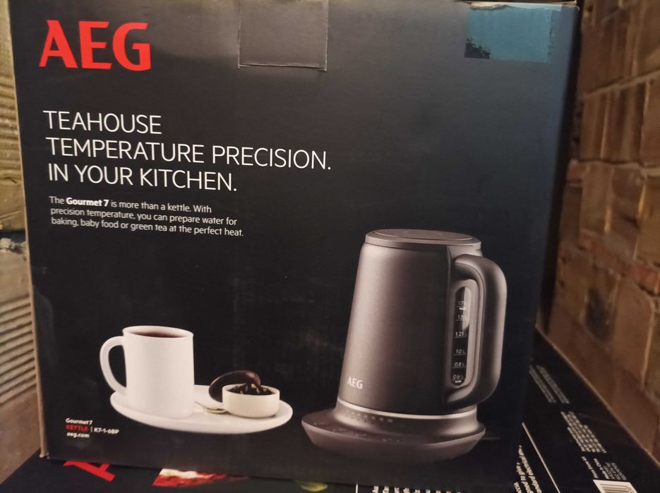 Електрическа кана AEG