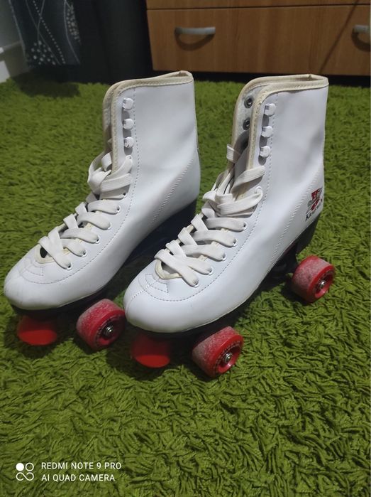 Patine cu rotile marimea 38